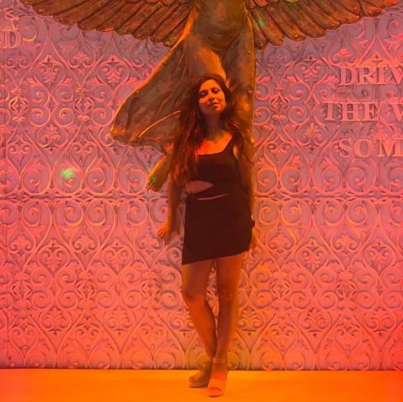 Meet your Posher, Dalia - Picture 1 of 1